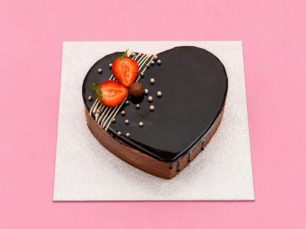 Mini Choco Heart Drip Cake
