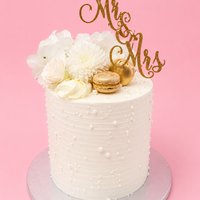 Mr & Mrs Pearl Cake